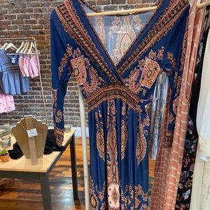 Beautiful Maxi V-Neck Dress